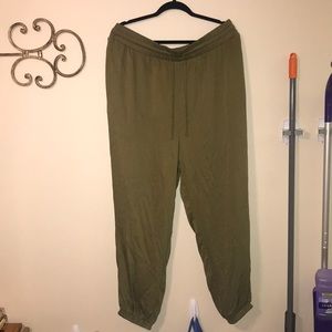 FOREVER 21 Woven pant size 2x! Never Worn!